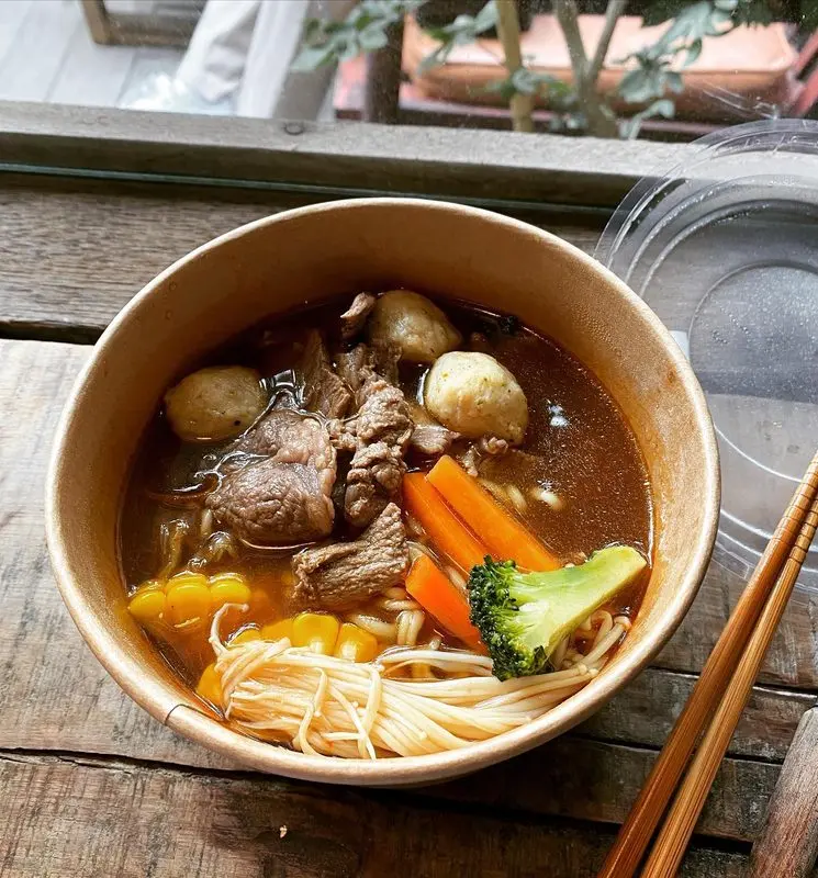 Tiệm mì khuya
