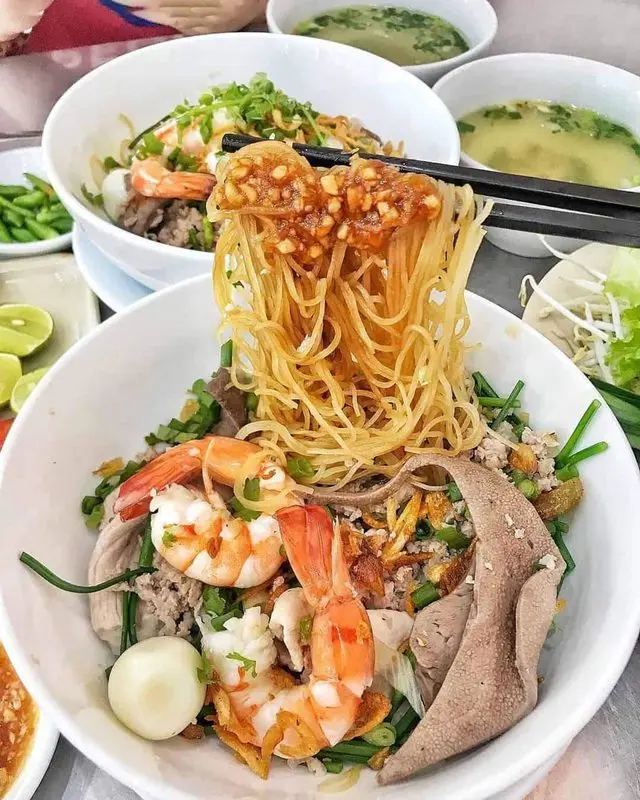 Hủ tiếu mì Sa Đéc Kiều Loan Cần Thơ