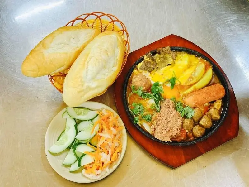 Bánh mì chảo và bò beefsteak 123