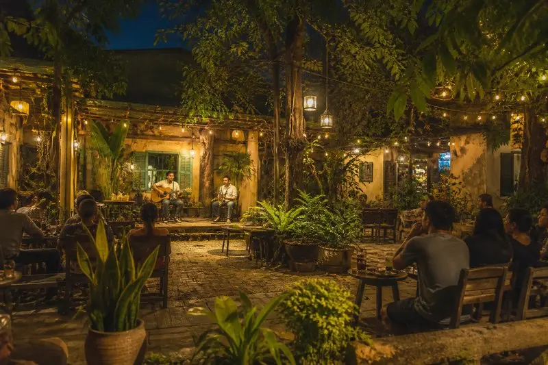 EMPI Coffee House Cần Thơ: Hẹn cuối tuần trong không gian acoustic ấm cúng