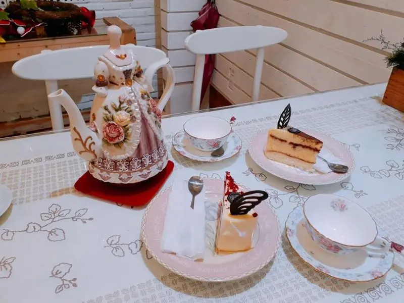 Tiệm trà Đồng Hoa - Cafe và bánh Âu
