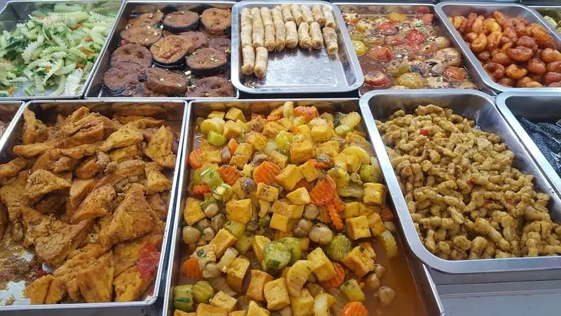 Quán cơm chay Sen Vàng