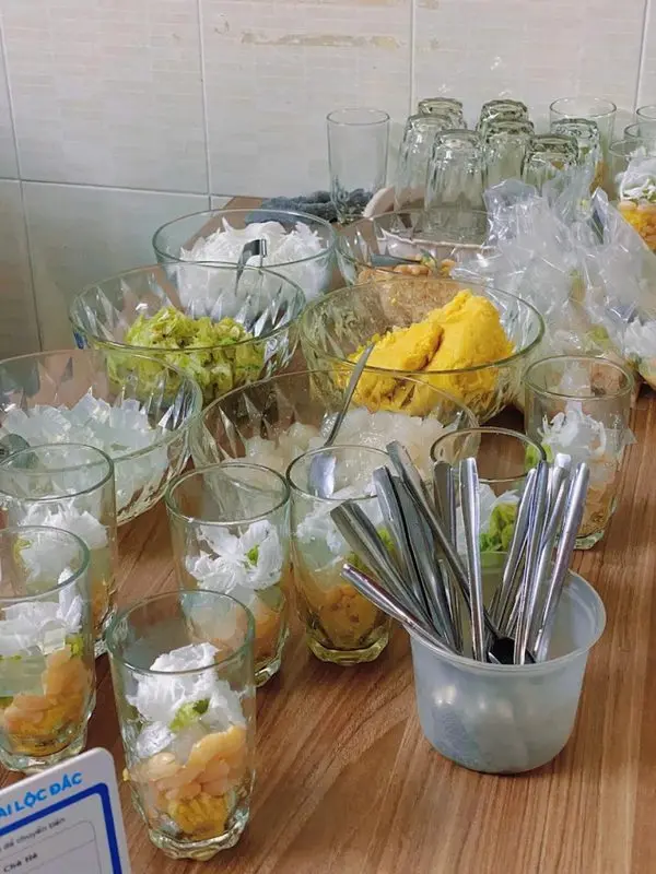 Chè đá thanh mát tại Chè Hé