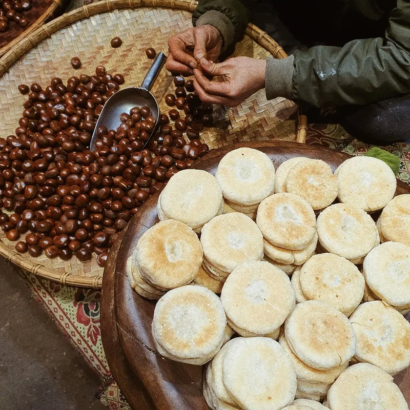 Chuẩn bị nguyên liệu và làm nhân bánh hạt dẻ Sapa
