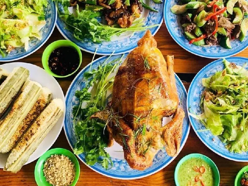 Cơm lam gà nướng - Thảo Nguyên Quán