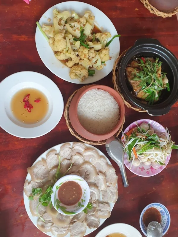 Cơm niêu Đông Dương