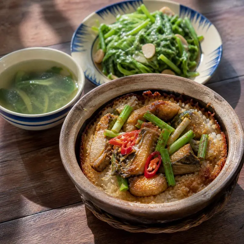 Cơm Niêu Đồng Khởi