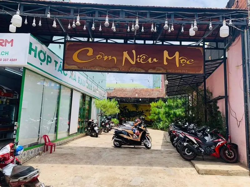 Cơm niêu Mộc