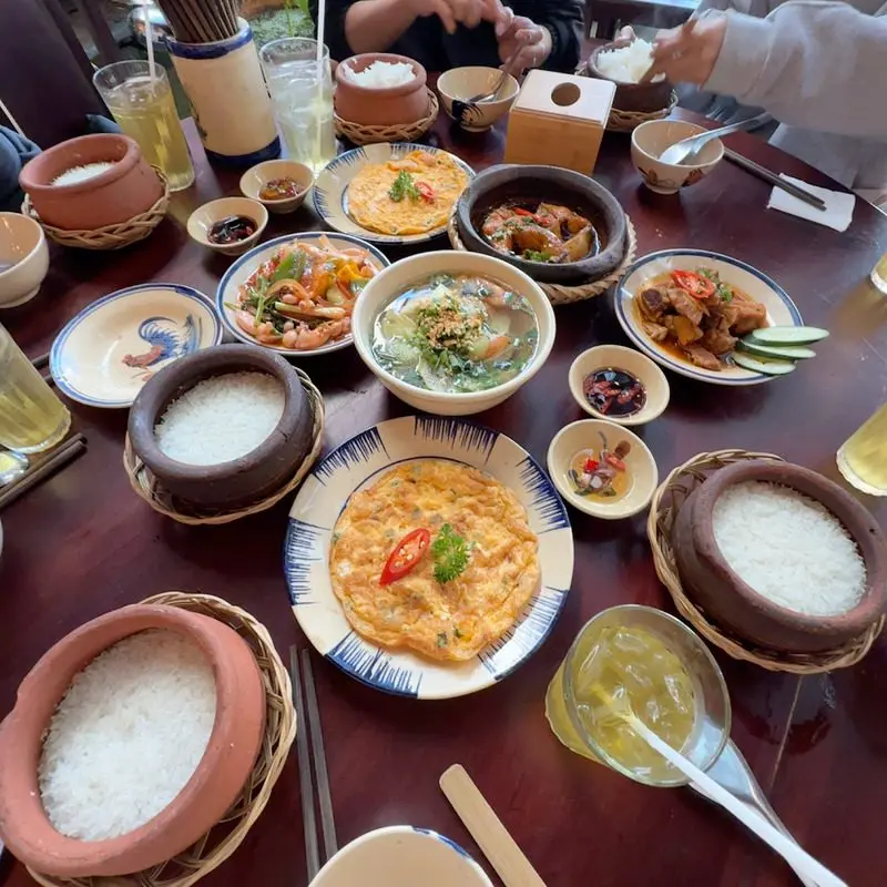 Cơm Niêu Vị Quê