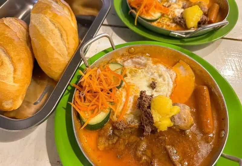 Tiệm ăn Đà Lạt Phố - Street Food In Dalat