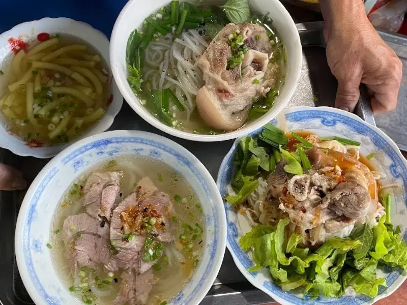 Tiệm Cô Liên