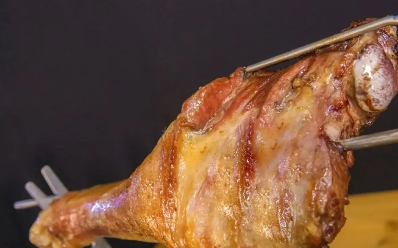Đùi bò nướng