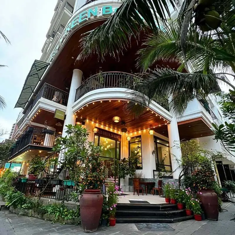 Eco Green Cafe & Bistro