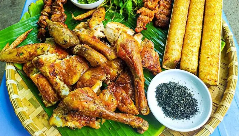 Gà nướng cơm lam