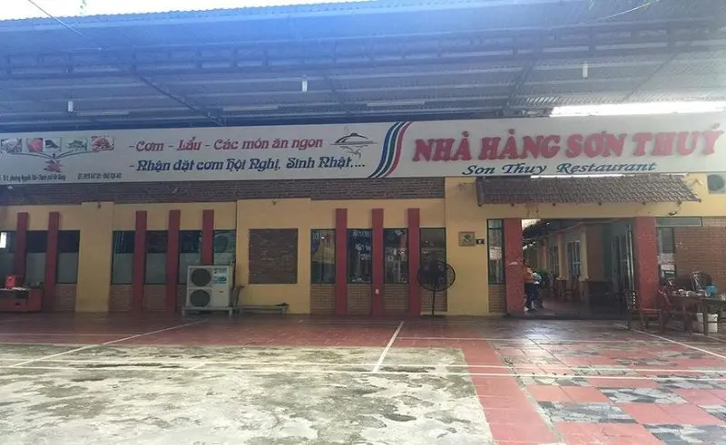Nhà hàng Ngói Đỏ