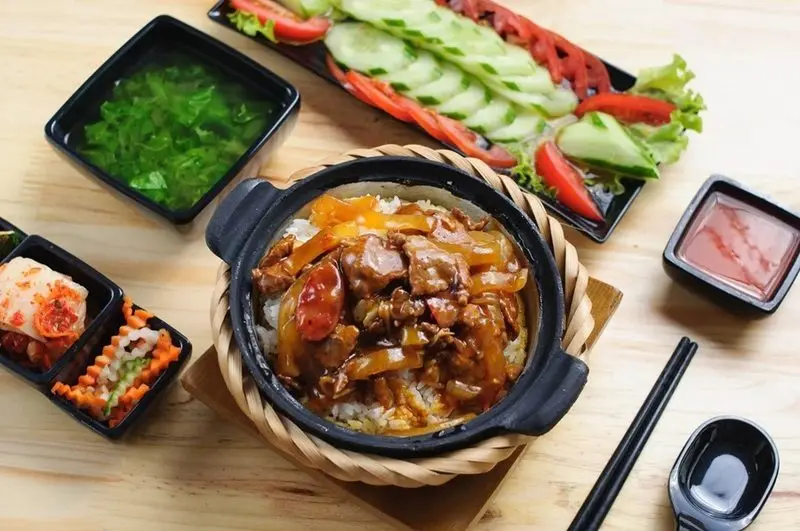 Cơm thố Anh Nguyễn Bãi Cháy