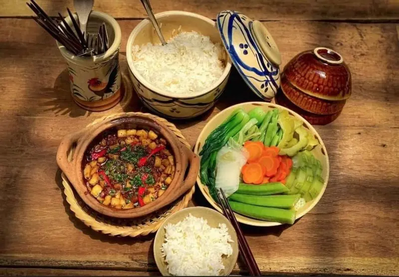 Cơm niêu Hoàng Anh