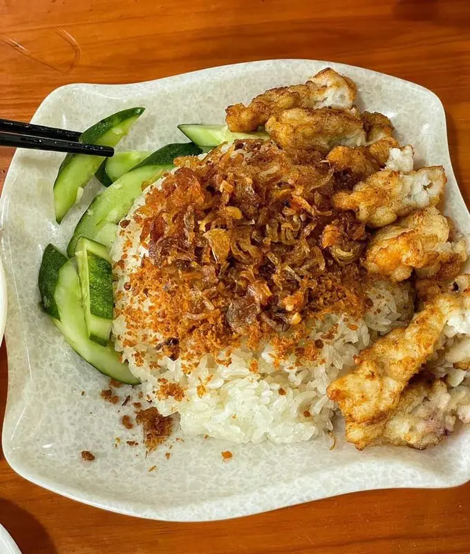 Xôi trắng chả mực Hạ Long