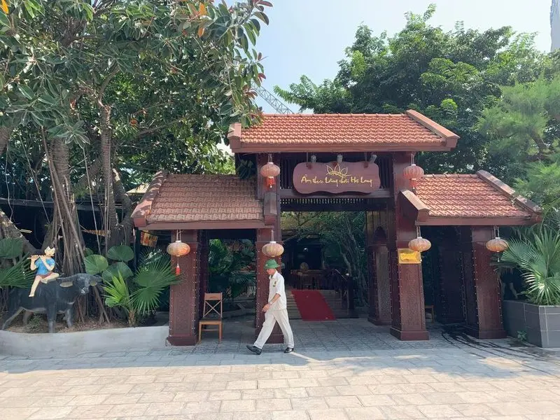 Ẩm thực Làng chài Hạ Long