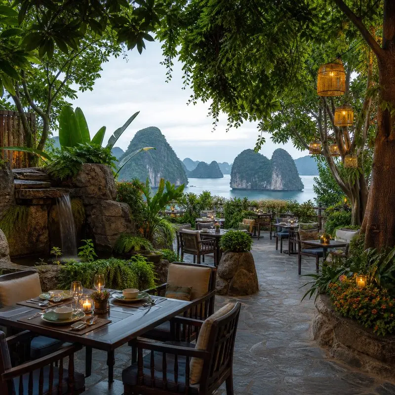 Nhà hàng Hòn Gai: Khuôn viên rộng và thực đơn đa dạng