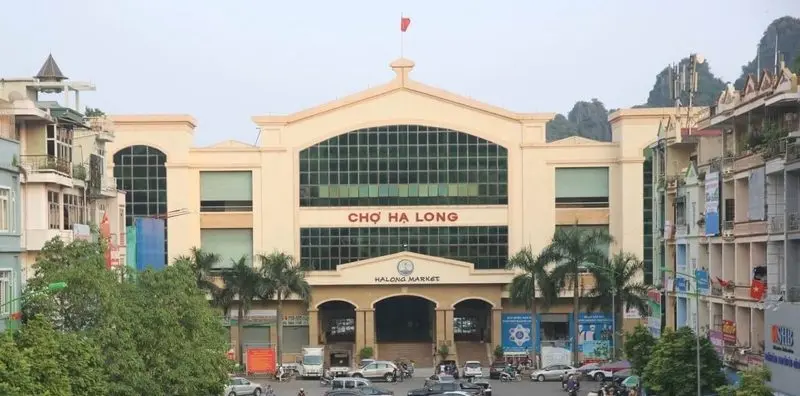 Chợ hải sản Hạ Long 1