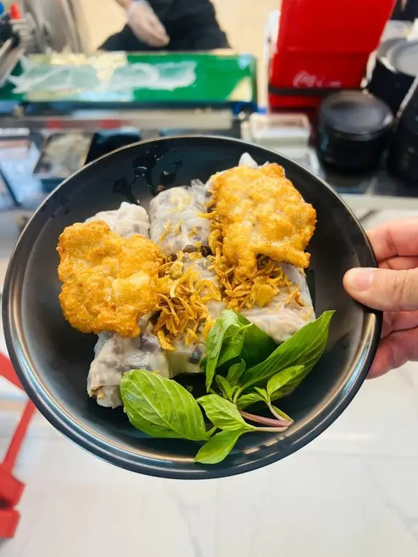 Bánh cuốn bà Yến
