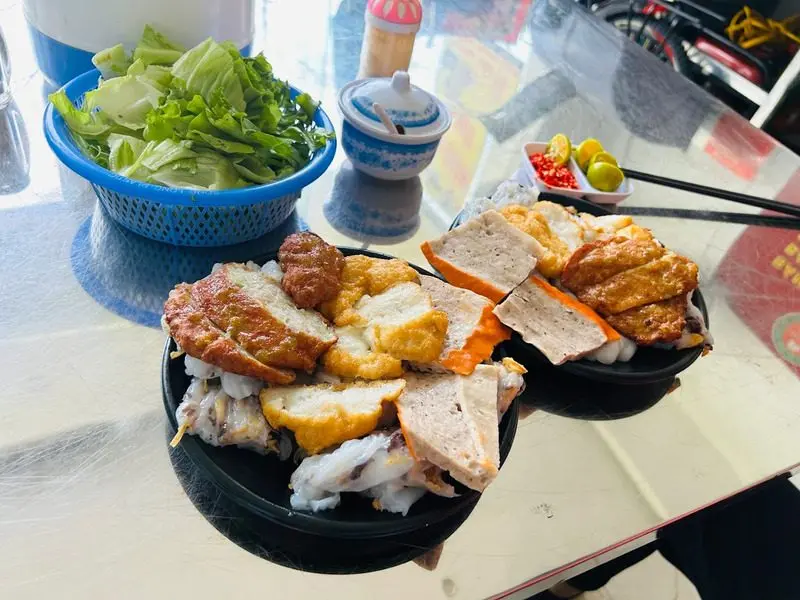 Bánh cuốn chả mực Hạ Long Phạm Ngọc