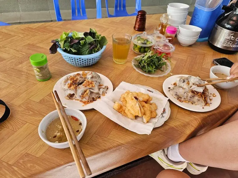 Bánh cuốn chả mực Minh Sơn