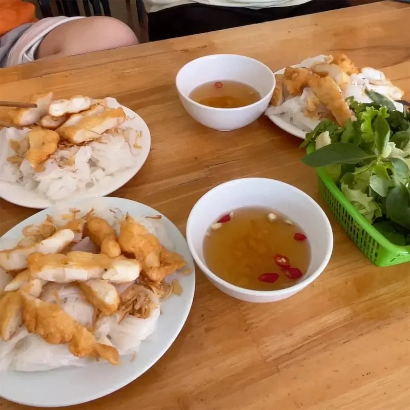 Bánh cuốn chả mực Nhà hàng Hồ Lô