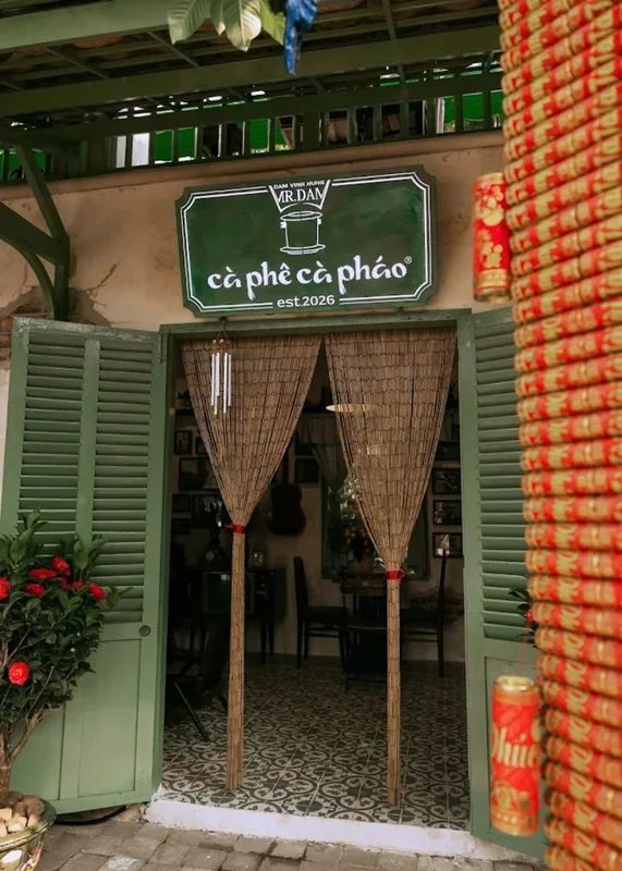 Tiệm Cà Phê Cà Pháo