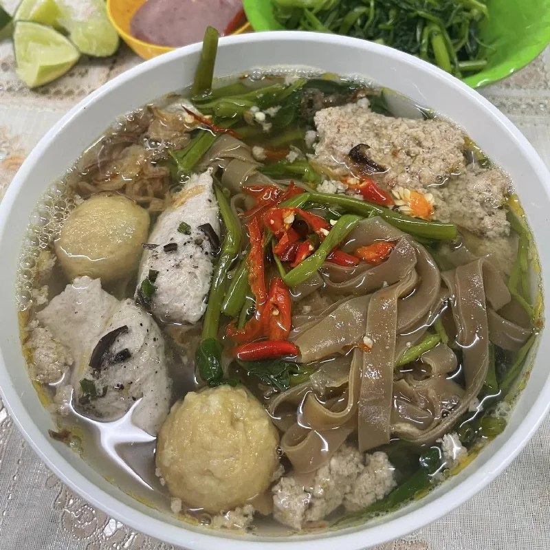 Bánh đa cua Bông