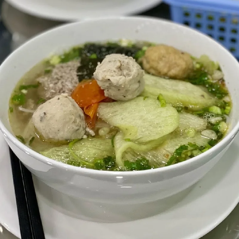 Huyền - Bánh Đa Cua Hải Phòng