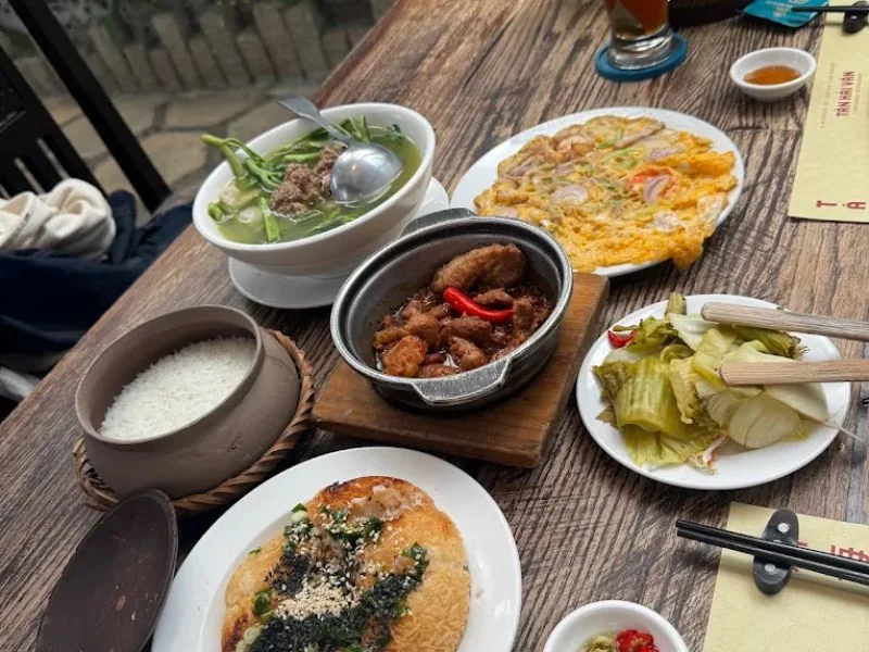 Cơm Quê Dượng Bầu