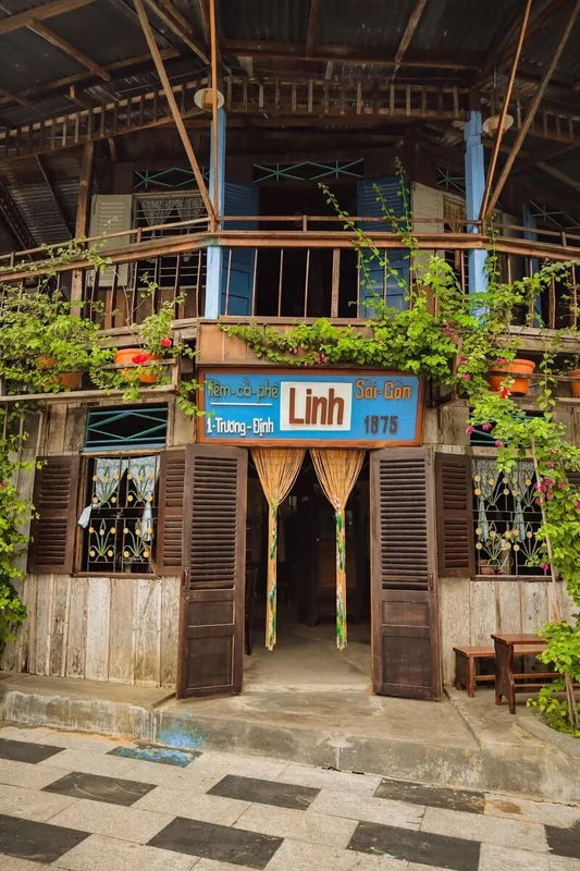 Tiệm Cà Phê Linh