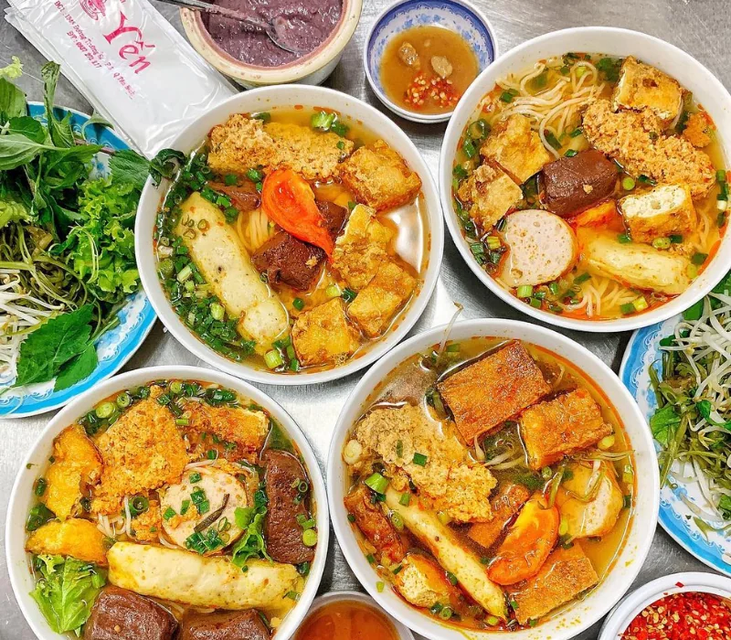 Bún riêu Yến