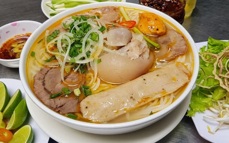 Bún bò Huế