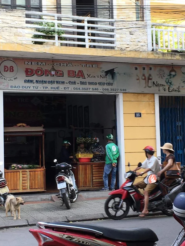 Nem chả tré Đông Ba