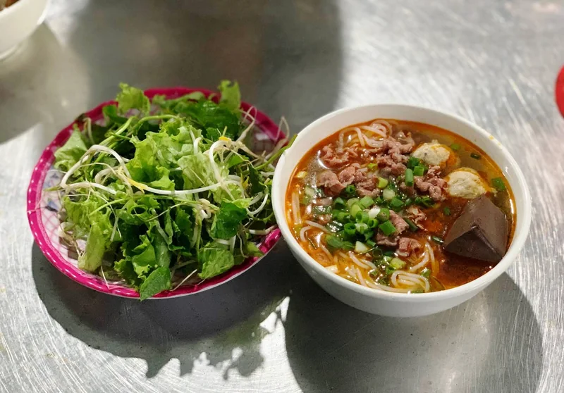 Quán bún bò Huế chị Ty