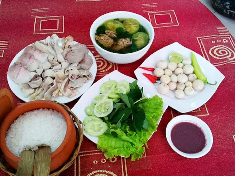 Nhà hàng cơm niêu Lửa Việt