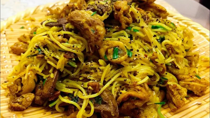 Bún nghệ cầu Phú Cam