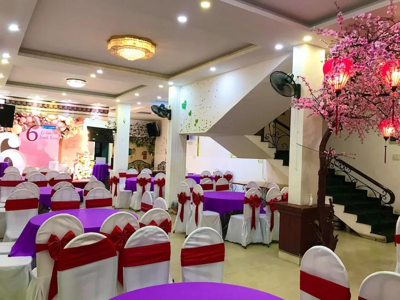 Nhà hàng Gà Kiến – Gà Kiến Restaurant & Coffee