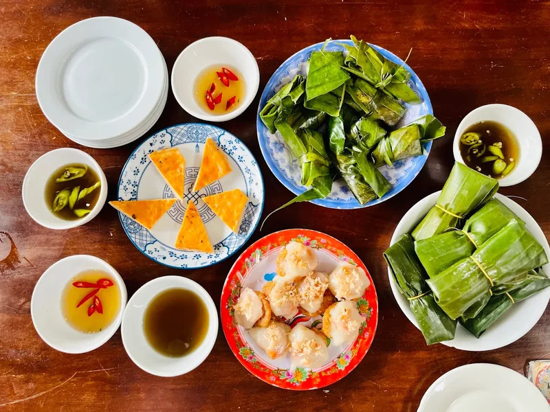 Bánh nậm Huế Quán Bà Đỏ