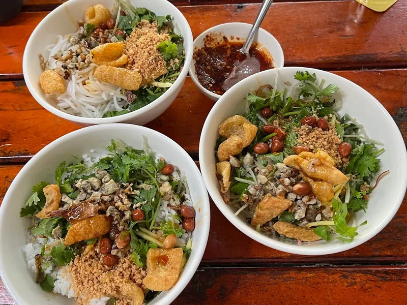 Cơm hến, bún hến Huế Lành
