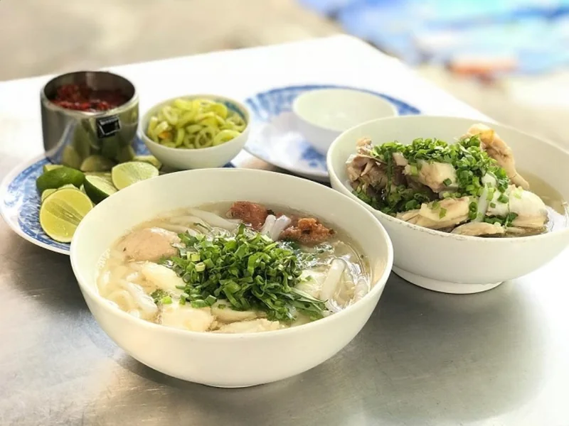 Thủy Dương - Quán bánh canh cá lóc ngon nức tiếng ở Huế