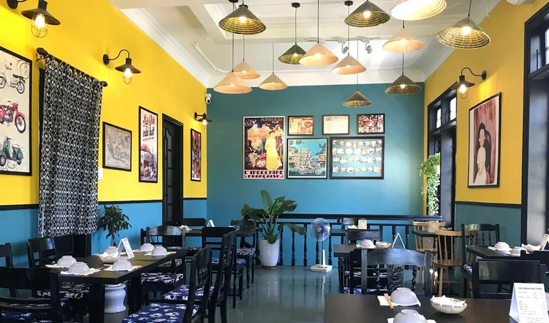 Tiệm cơm Kiểu Huế