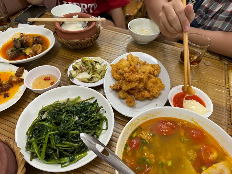 Cơm niêu Gia Đình