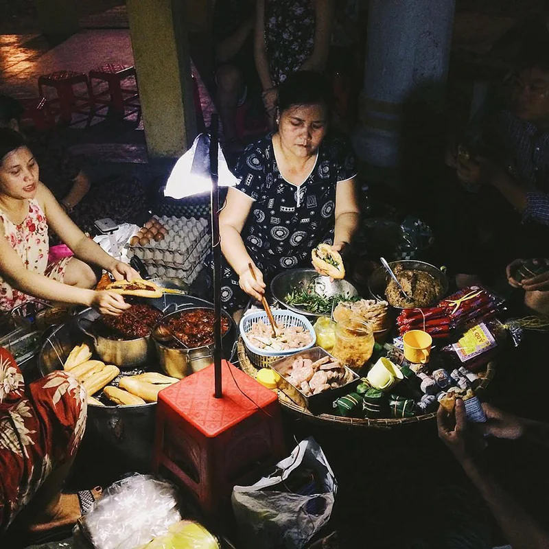 Bánh mì đêm Tràng Tiền