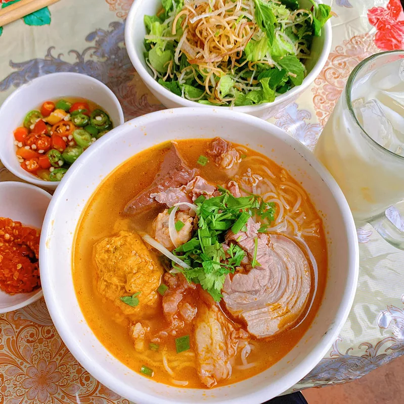 Bún bò Mệ Kéo