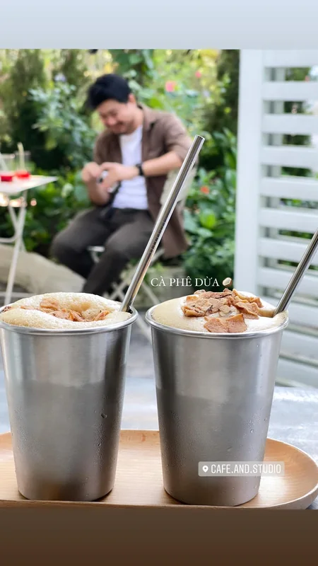 Cafe.and.studio