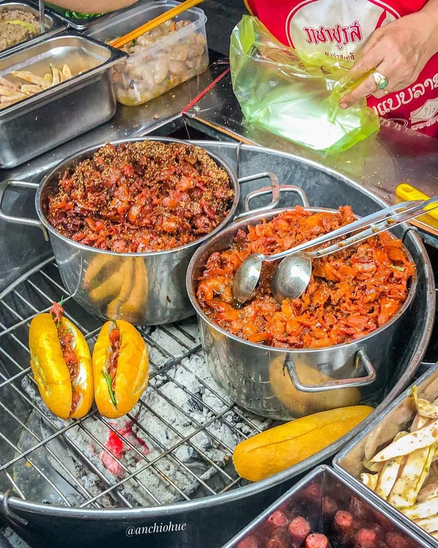 Bánh mì đêm Tràng Tiền